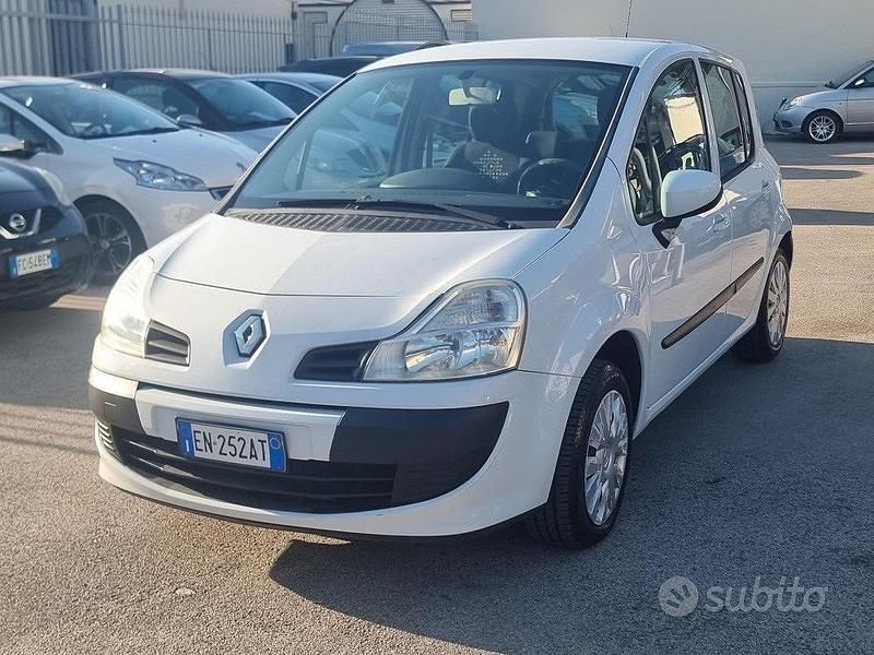 Usata 2012 Renault Modus Monovolume | 4400 € (Buon prezzo) - Immagine 1/4