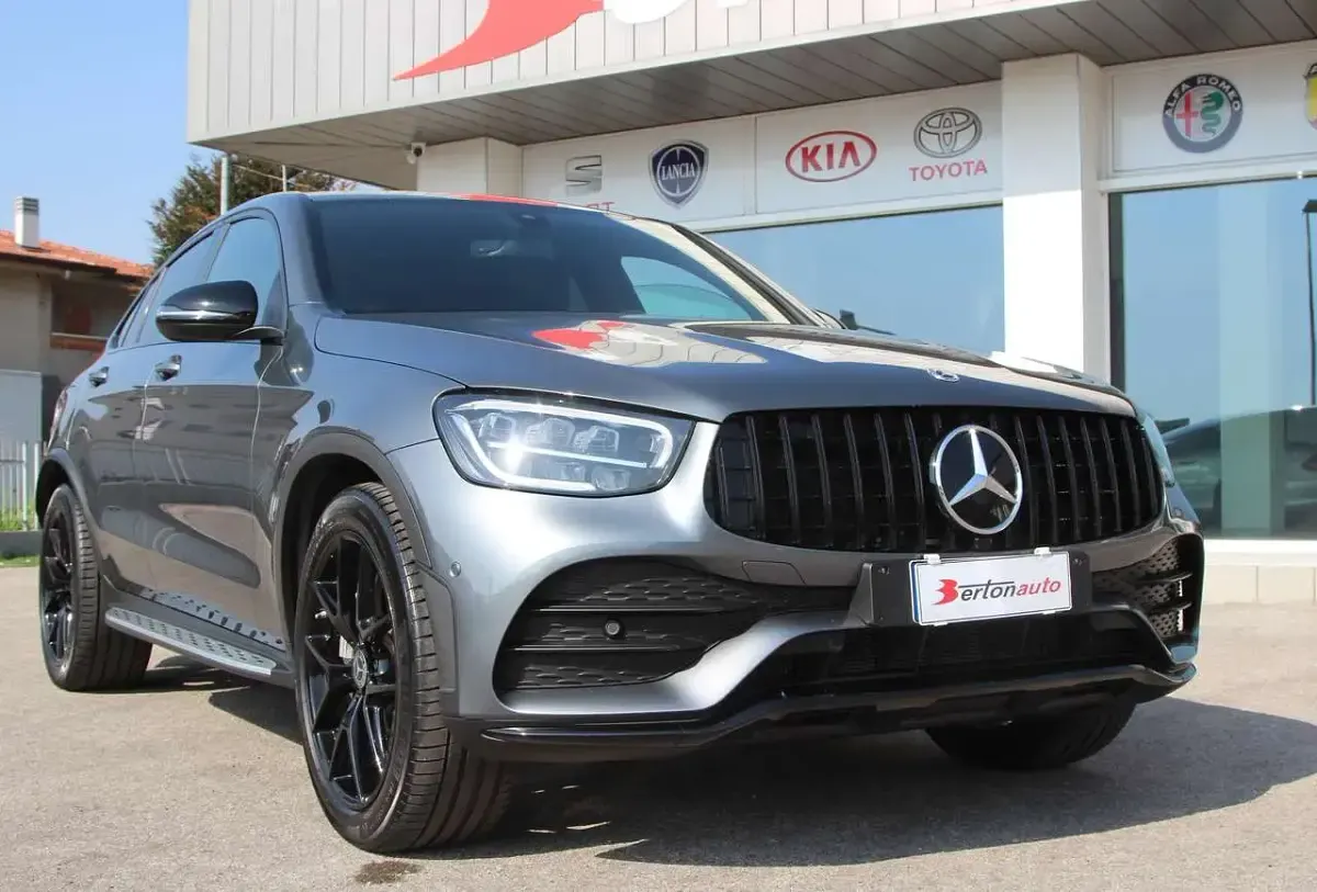 Usata Mercedes GLC300 Premium 194 CV (142 kW) 2022 Grigio selenite SUV