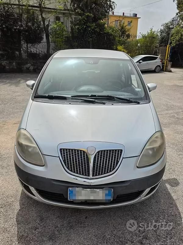 Usata Lancia Musa 2007 Grigio Monovolume