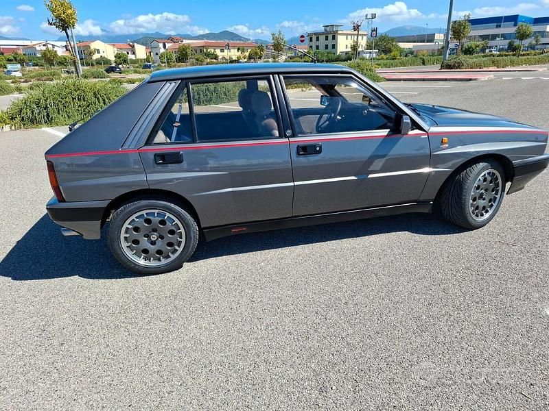 Usata Lancia Delta 200 CV (147 kW) 1989 Grigio Utilitaria