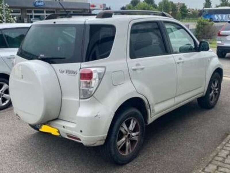 Usata Daihatsu Terios 102 CV (75 kW) 2011 Bianco SUV