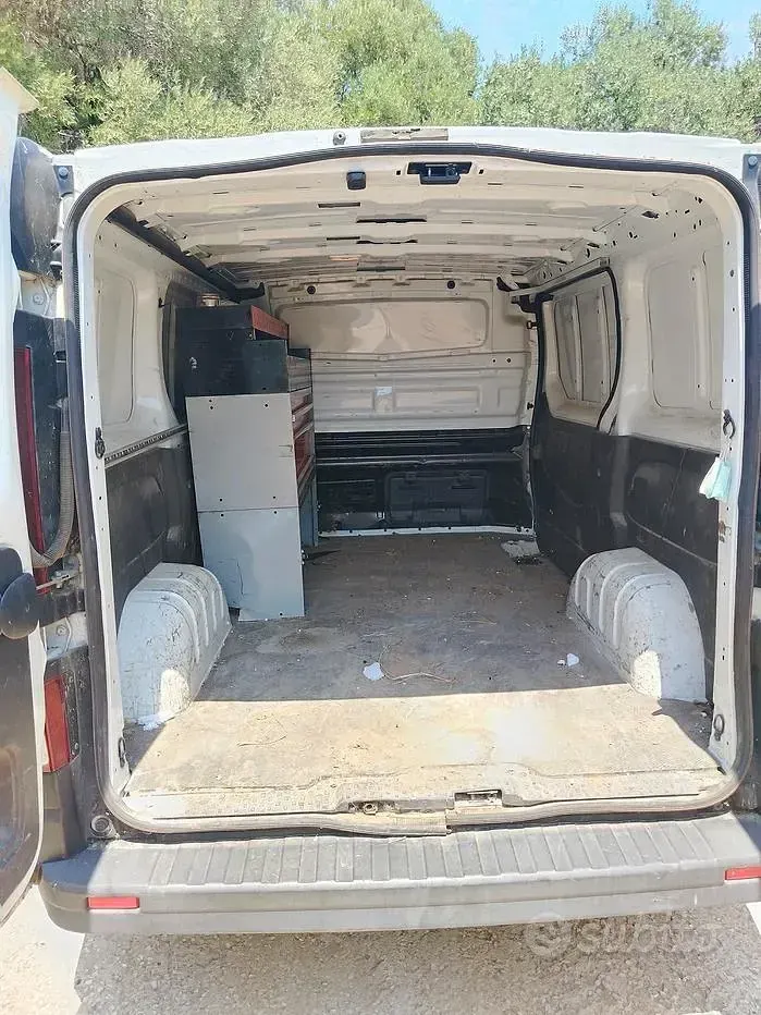 Usata Opel Vivaro Edition 121 CV (88 kW) 2017 Bianco Monovolume