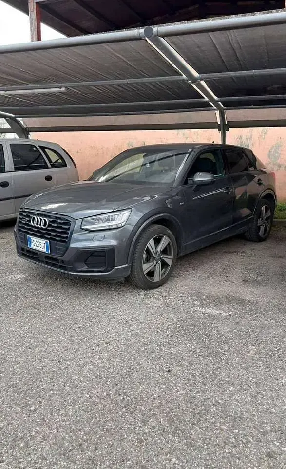 Usata Audi Q2 S-Line 150 CV (110 kW) 2018 Grigio SUV