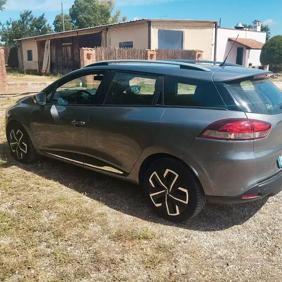 Usata Renault Clio V 90 CV (66 kW) 2022 Grigio Station wagon