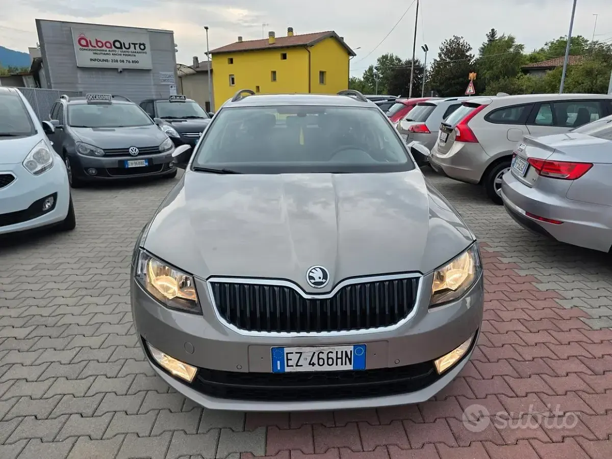 Usata Skoda Octavia 110 CV (80 kW) 2015 Grigio Station wagon