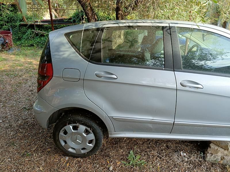 Usata Mercedes A180 Avantgarde 109 CV (80 kW) 2006 Grigio Monovolume