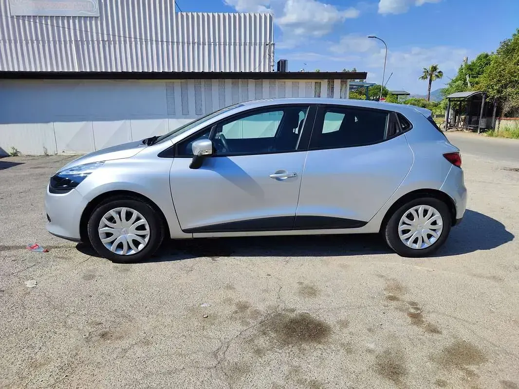 Usata Renault Clio IV 75 CV (55 kW) 2015 Grigio Berlina