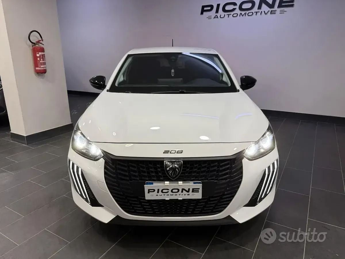 Usata Peugeot 208 Style 75 CV (55 kW) 2024 Bianco Utilitaria