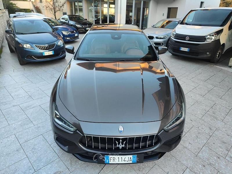 Usata Maserati Ghibli 250 CV (183 kW) 2018 Grigio Berlina