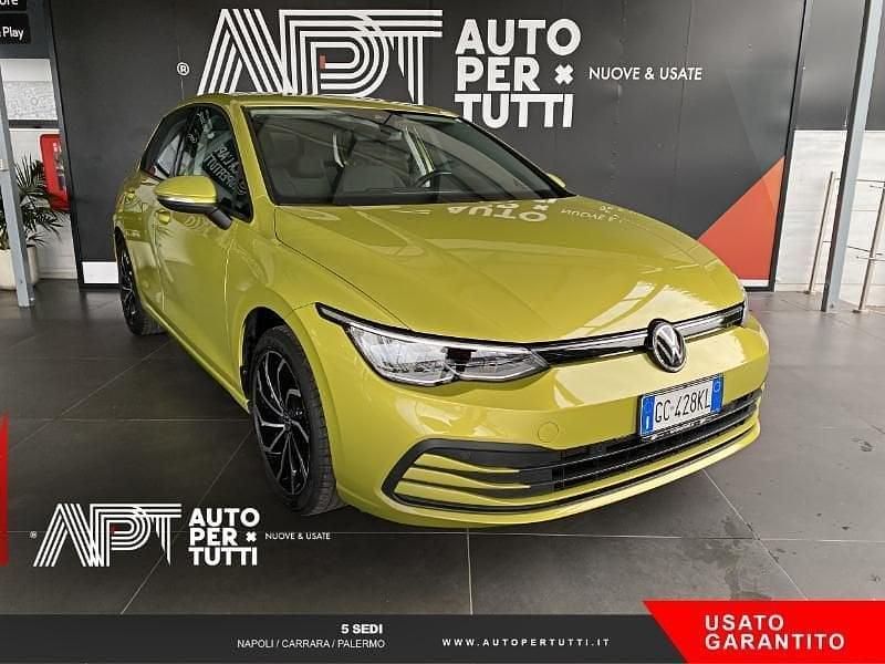 Usata VW Golf VIII Life 110 CV (80 kW) 2020 Giallo Utilitaria
