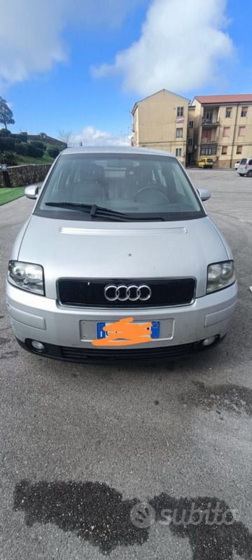 Usata Audi A2 75 CV (55 kW) 2001 Grigio Utilitaria