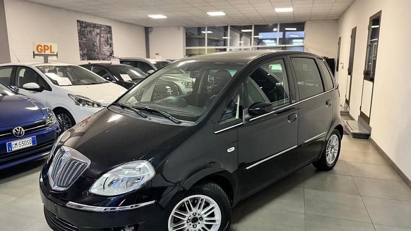 Nero Usata 2008 Lancia Musa Monovolume | 4490 € (Buon prezzo) - Immagine 1/4