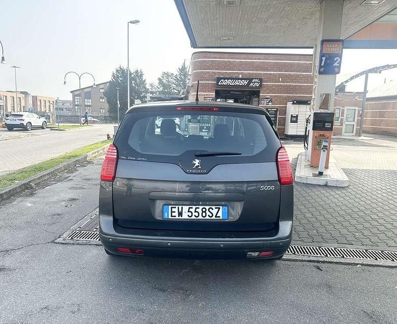 Usata Peugeot 5008 Business-Line 114 CV (83 kW) 2014 Monovolume
