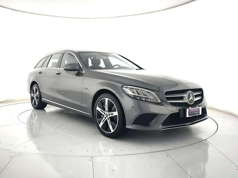 Usata Mercedes C300e Business 194 CV (142 kW) 2020 Grigio metallizzato Station wagon