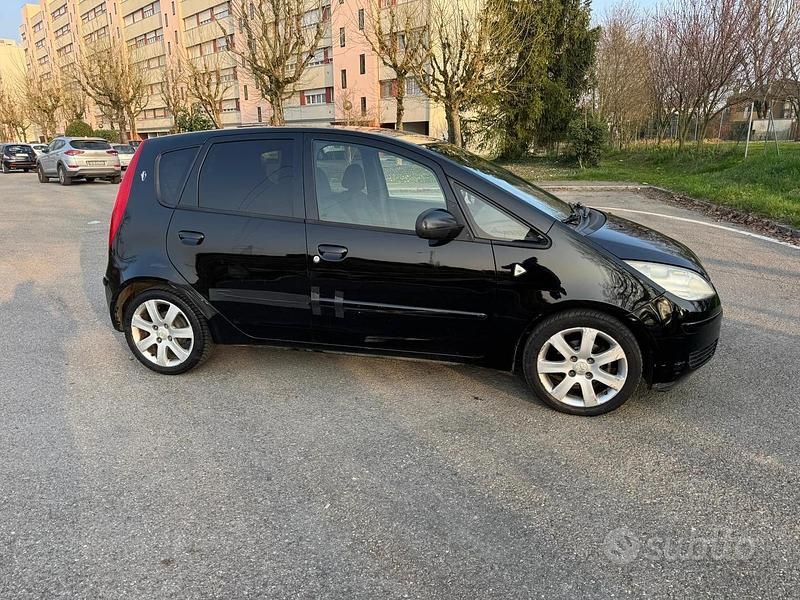 Usata Mitsubishi Colt 75 CV (55 kW) 2007 Nero Berlina