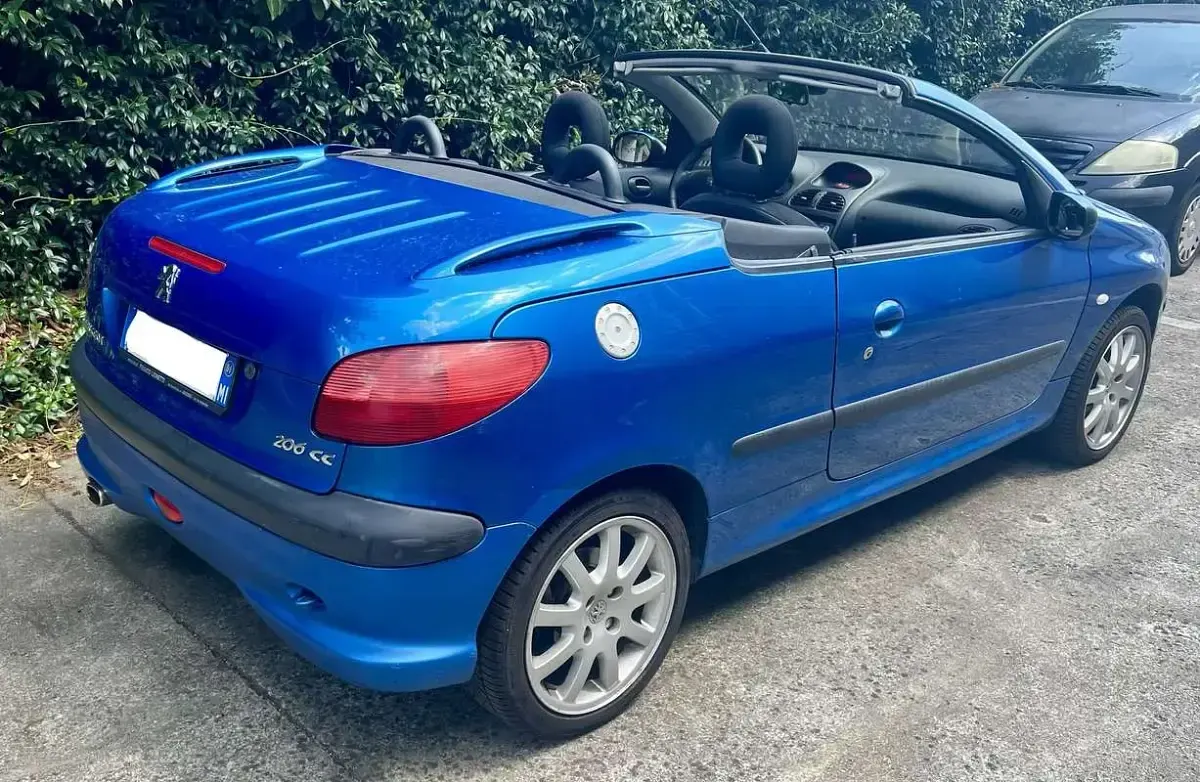 Usata Peugeot 206 CC 136 CV (100 kW) 2001 Bluazzurro Cabrio