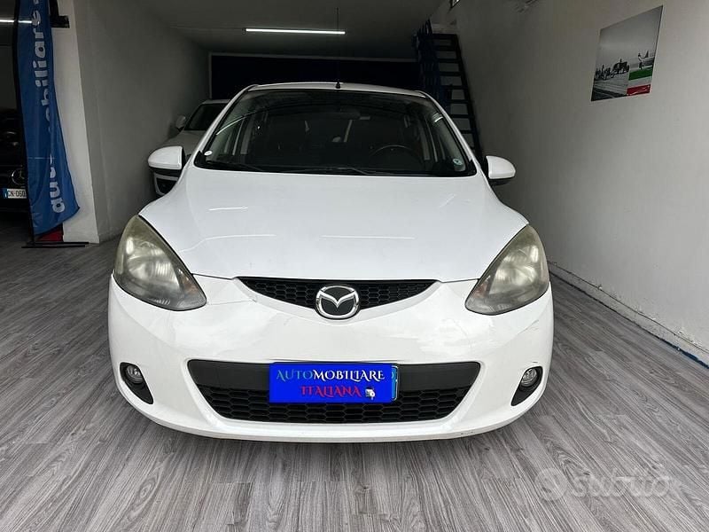 Usata Mazda 2 86 CV (63 kW) 2010 Bianco Utilitaria