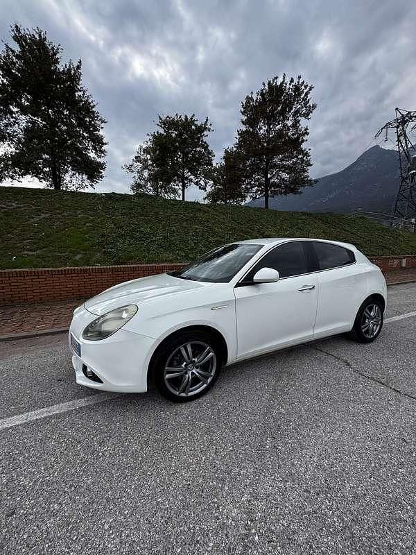 Usata Alfa Romeo Giulietta Distinctive 105 CV (77 kW) 2014 Utilitaria