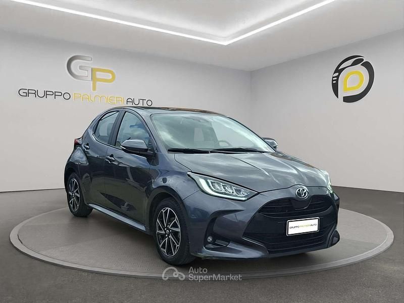 Usata Toyota Yaris Trend 72 CV (52 kW) 2022 Grigio Utilitaria