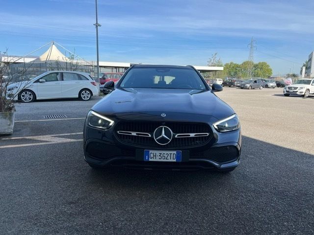 Usata Mercedes 220 Premium 200 CV (147 kW) 2022 Blu cavansite metallizzato ; Station wagon