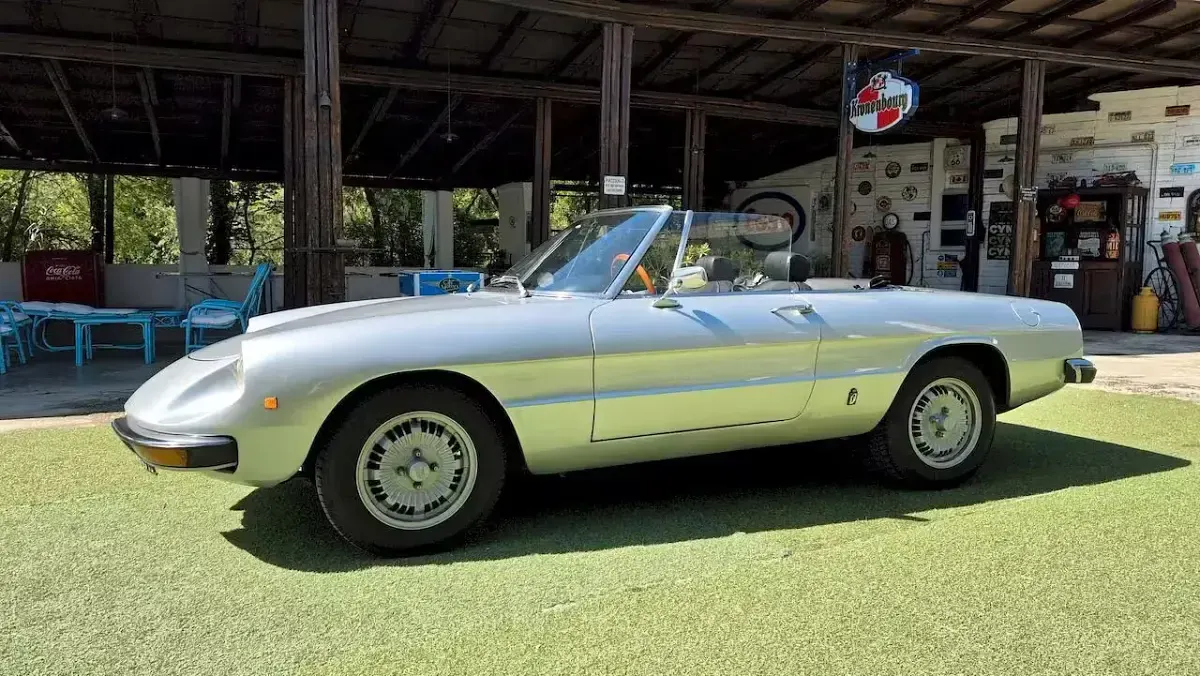 Usata Alfa Romeo GT Junior 88 CV (64 kW) 1976 Argento Cabrio