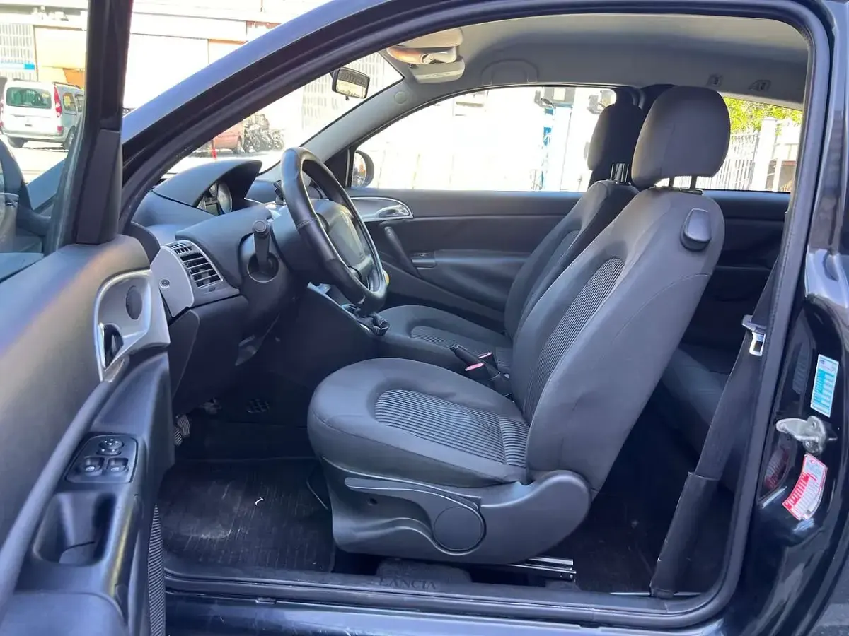 Gebraucht Lancia Ypsilon 69 PS (50 kW) 2011 Schwarz Kleinwagen