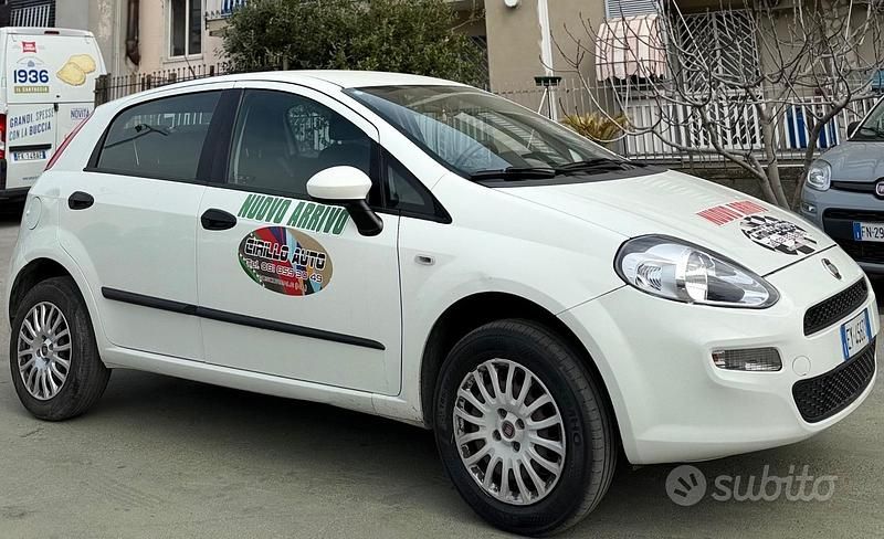 Gebraucht Fiat Punto 77 PS (56 kW) 2015 Weiß Kleinwagen