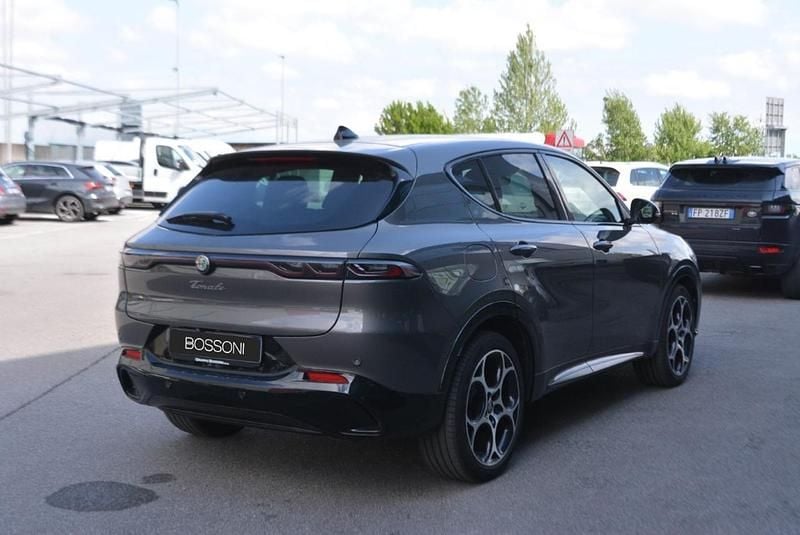 Begagnad Alfa Romeo Tonale Veloce 131 HK (96 kW) 2025 Grå SUV