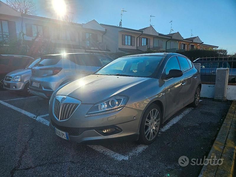 Usata Lancia Delta Platinum 190 CV (139 kW) 2010 Grigio Utilitaria