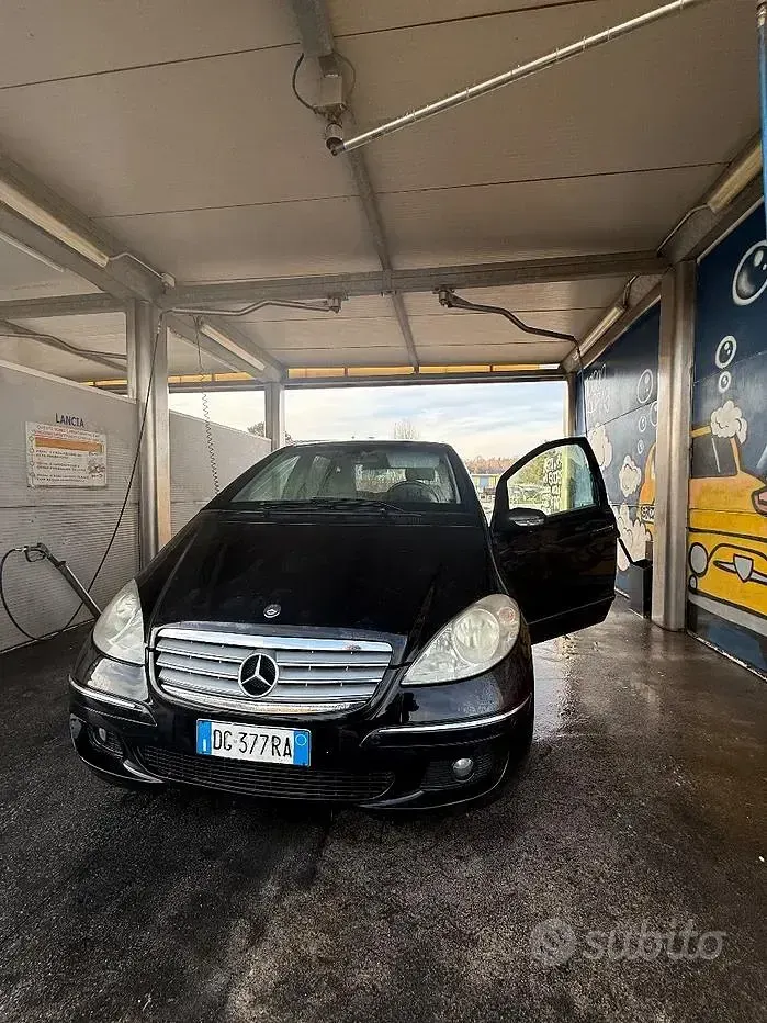 Usata Mercedes A180 Elegance 109 CV (80 kW) 2004 Nero Berlina