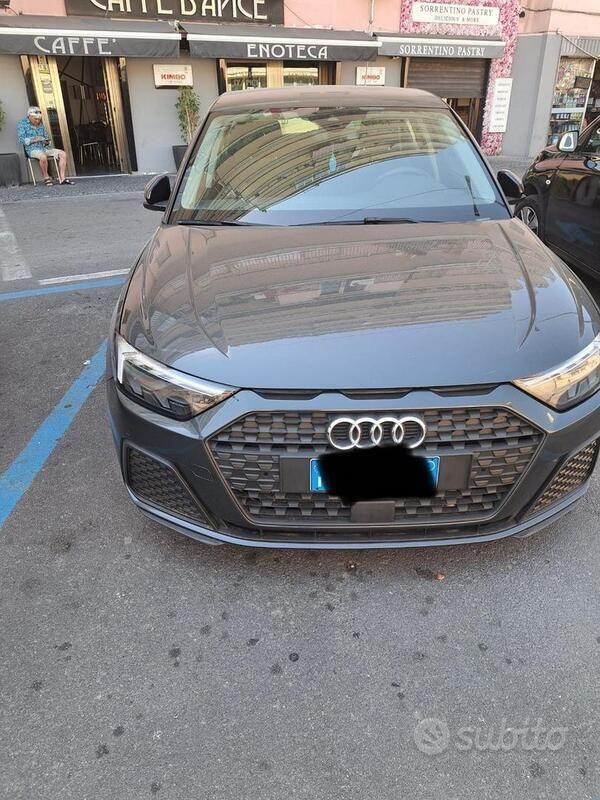 Grigio Usata 2020 Audi A1 Sportback Due volumi | 19.500 € (Buon prezzo) - Immagine 1/4