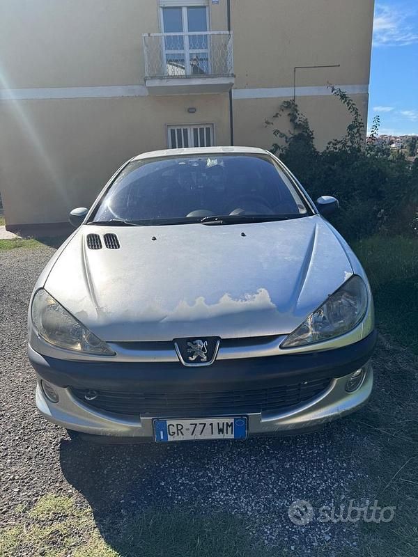 Usata 2003 Peugeot 206 Due volumi | 300 € - Immagine 1/4