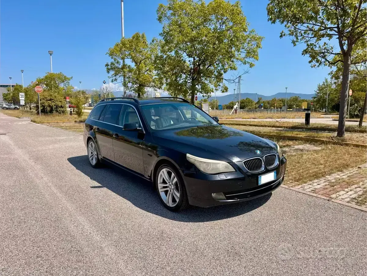 Usata BMW 525 197 CV (144 kW) 2008 Nero Station wagon