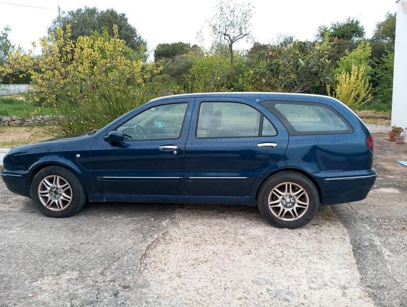 Usata Lancia Lybra 2001 Blu Station wagon