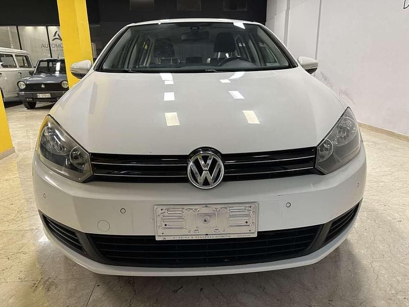 Bianco Usata 2012 VW Golf VII Highline Tre volumi | 7999 € (Buon prezzo) - Immagine 1/4