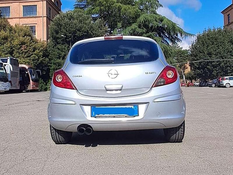 Usata Opel Corsa Club 75 CV (55 kW) 2007 Argento Utilitaria