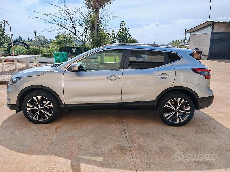 Usata Nissan Qashqai N-Connecta 131 CV (96 kW) 2018 Grigio SUV