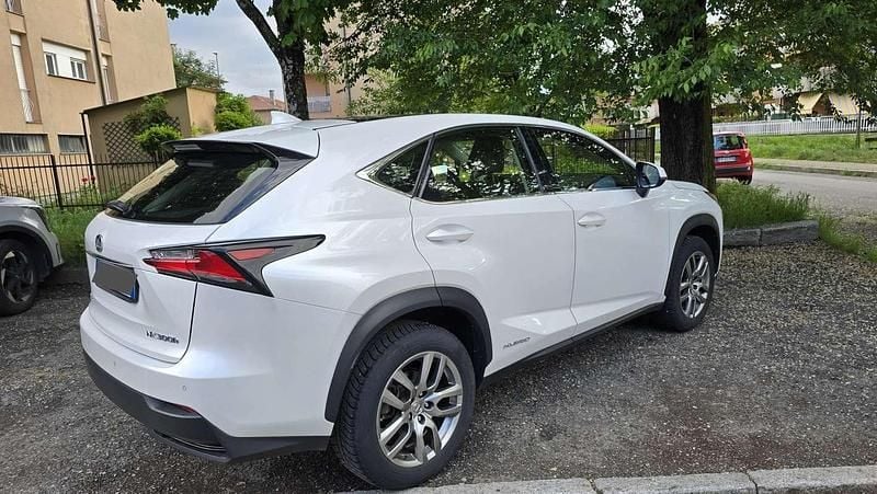 Bianco Usata 2017 Lexus NX300h SUV | 22.400 € (Buon prezzo) - Immagine 1/4
