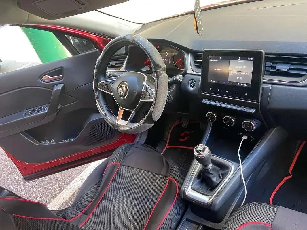 Usata Renault Captur Zen 101 CV (74 kW) 2021 Rosso SUV