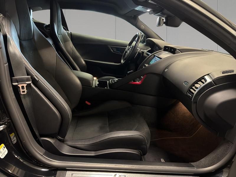 Usata Jaguar F-Type R-Dynamic 300 CV (220 kW) 2020 Santorini black