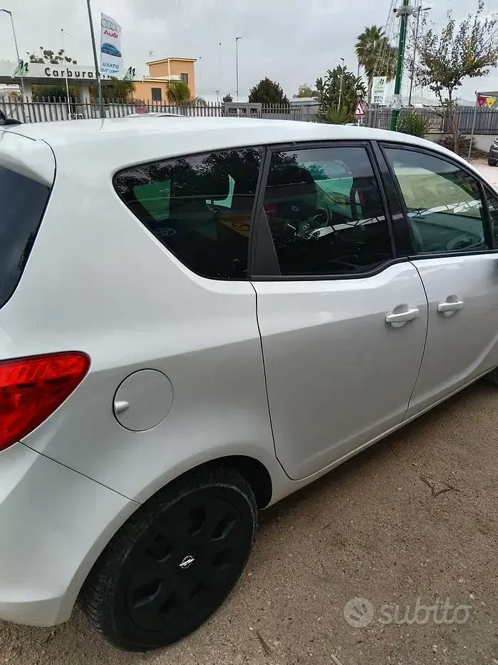 Usata Opel Meriva 120 CV (88 kW) 2013 Bianco Monovolume