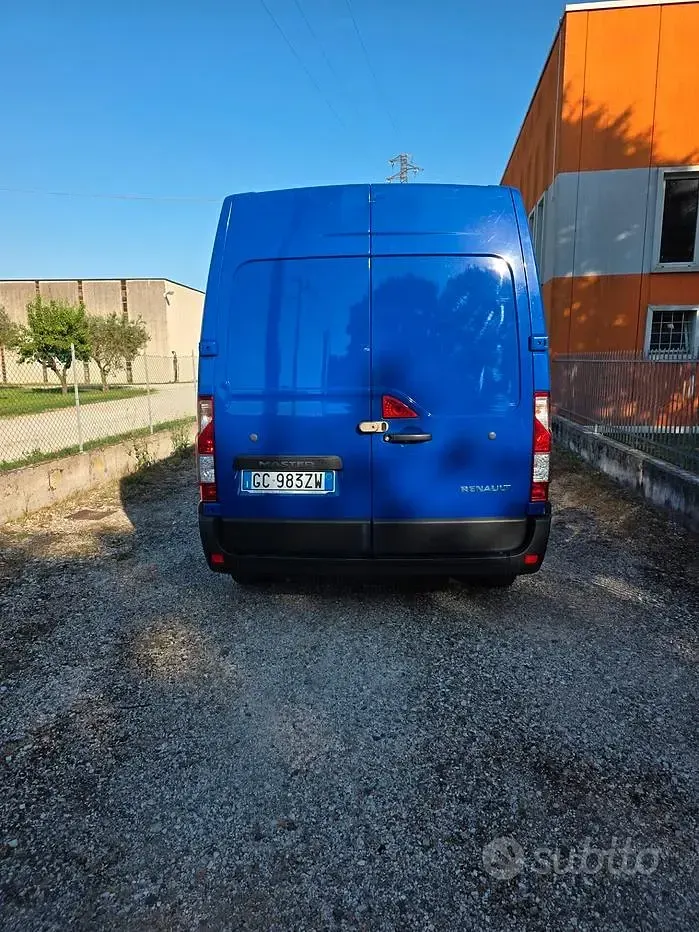 Usata Renault Master 131 CV (96 kW) 2020 Blu Monovolume