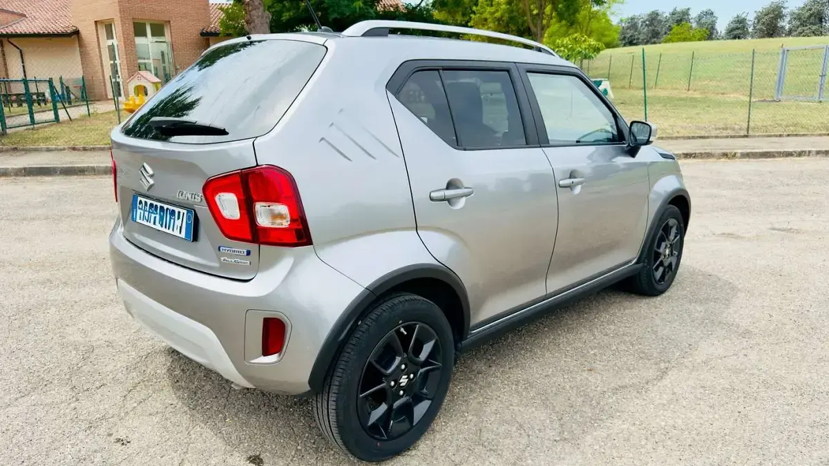 Usata Suzuki Ignis 83 CV (61 kW) 2023 Grigio SUV