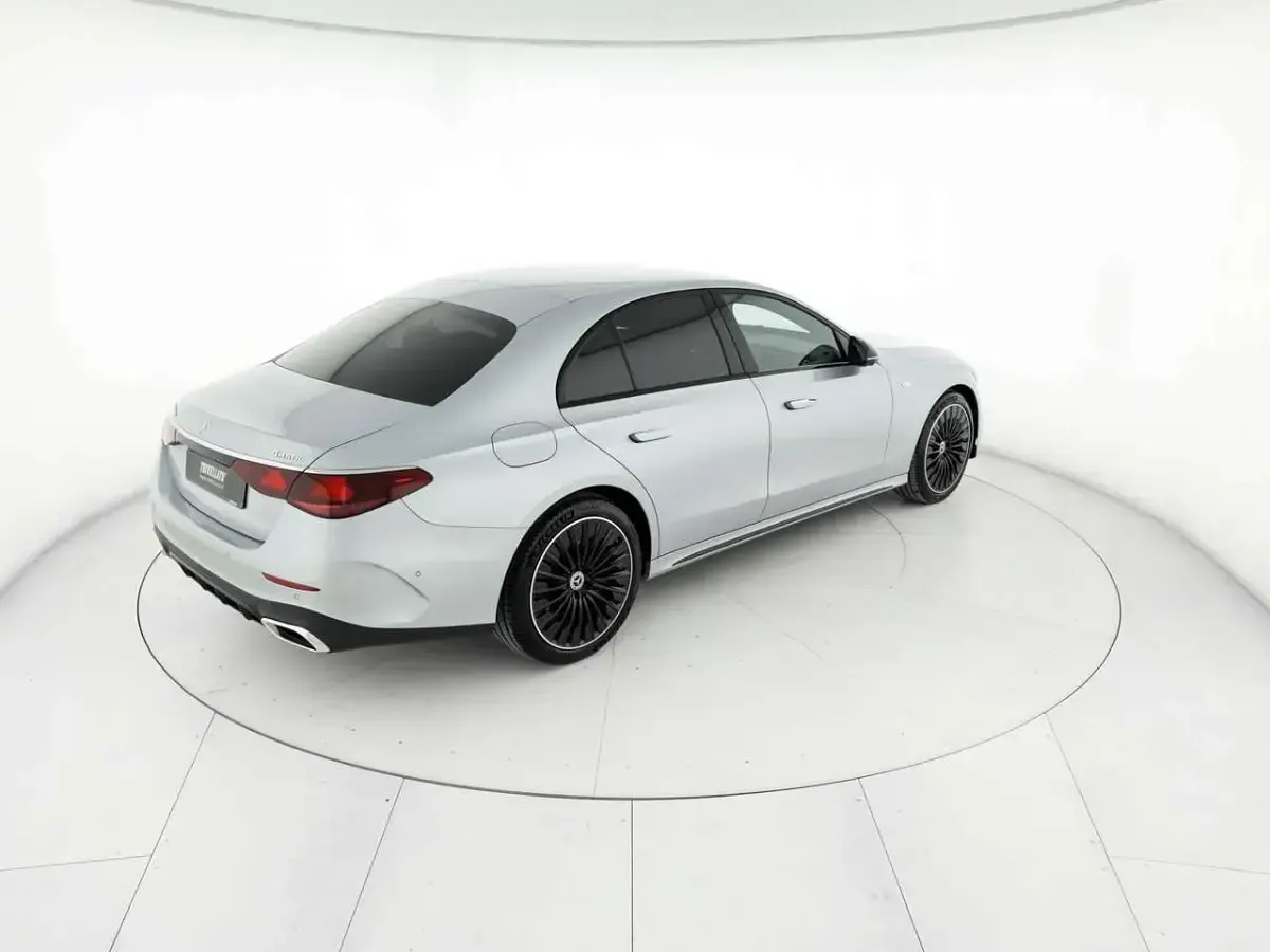 Nuova Mercedes E300 Advanced Plus 313 CV (230 kW) 2026 Argento Berlina
