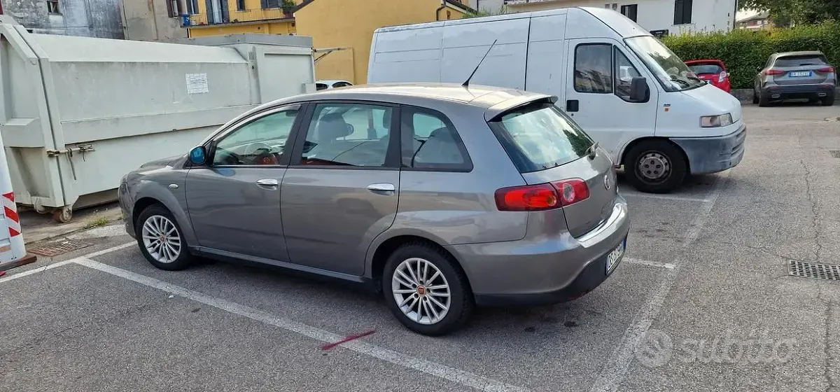 Usata Fiat Croma 120 CV (88 kW) 2008 Marrone Station wagon