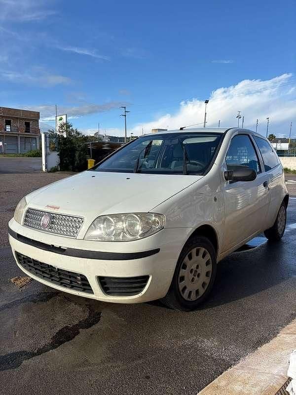 Usata Fiat Punto Classica 69 CV (50 kW) 2009 Bianco Utilitaria