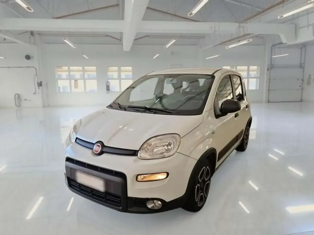 Usata Fiat Panda Street 69 CV (50 kW) 2021 Bianco Utilitaria