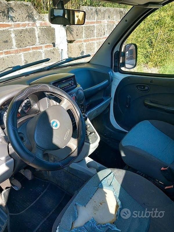 Usata Fiat Doblò 105 CV (77 kW) 2007 Monovolume