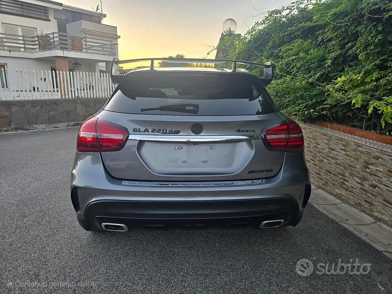 Usata Mercedes GLA220 AMG 184 CV (135 kW) 2018 Grigio SUV