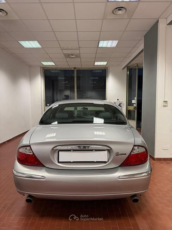 Usata Jaguar S-Type S 238 CV (175 kW) 2000 Argento Berlina